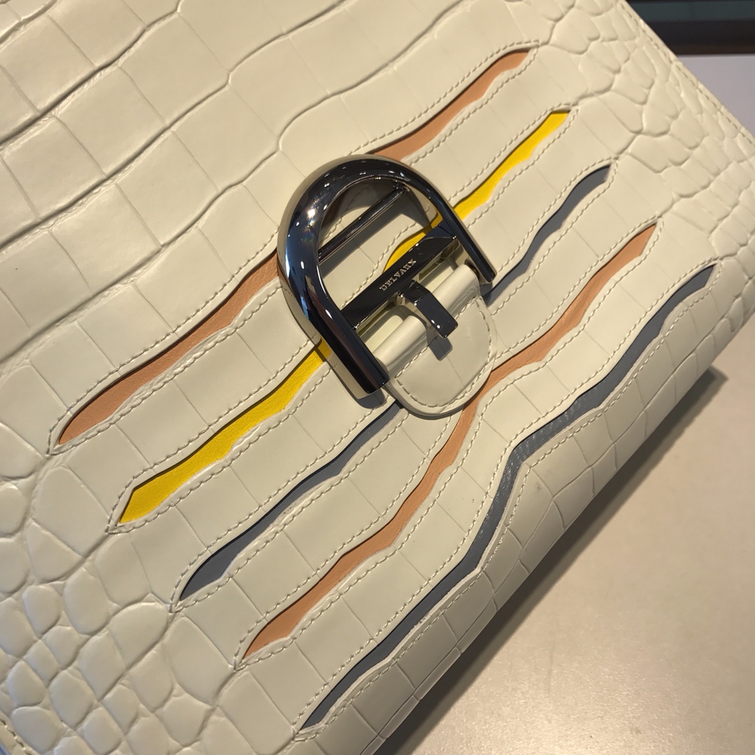 델보 브리앙 MM 크로커다일 토트백 화이트